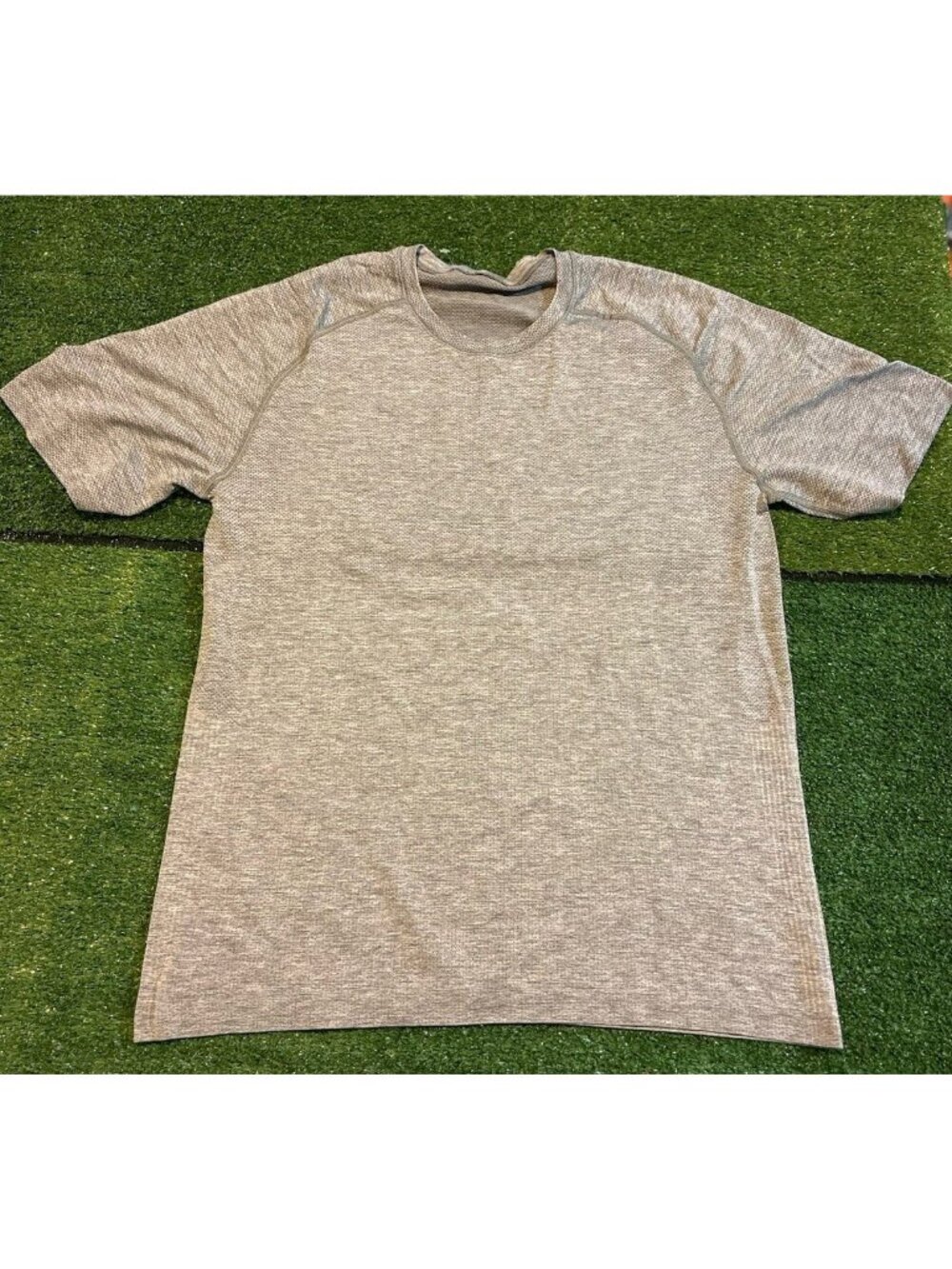 Lululemon shirt mens medium gray metal vent tech lighweight breathable quick dry